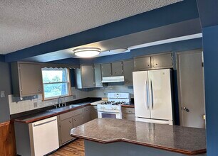 3565 S Benzing Rd in Orchard Park, NY - Building Photo - Building Photo
