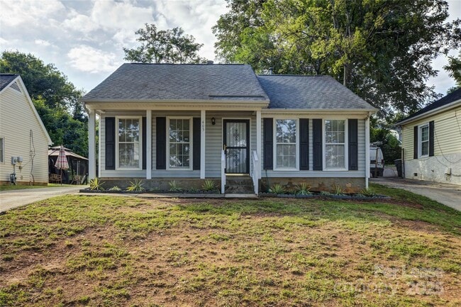 property at 405 N Summit Ave