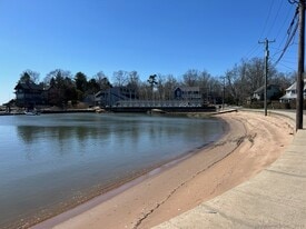 245 Alps Rd in Branford, CT - Building Photo