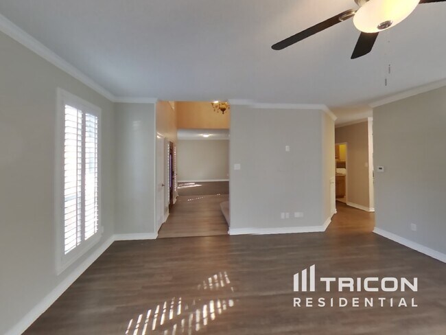 7208 Sharps Dr in Plano, TX - Foto de edificio - Building Photo