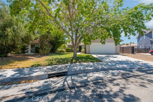 44628 Shadowcrest Dr in Lancaster, CA - Building Photo