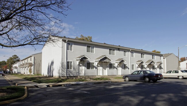 The Rivers in Chesapeake, VA - Building Photo - Building Photo
