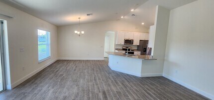 2513 43rd St SW in Lehigh Acres, FL - Building Photo - Building Photo