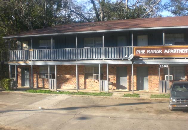 Pine Manor Apartments in Tallahassee, FL - Foto de edificio - Building Photo