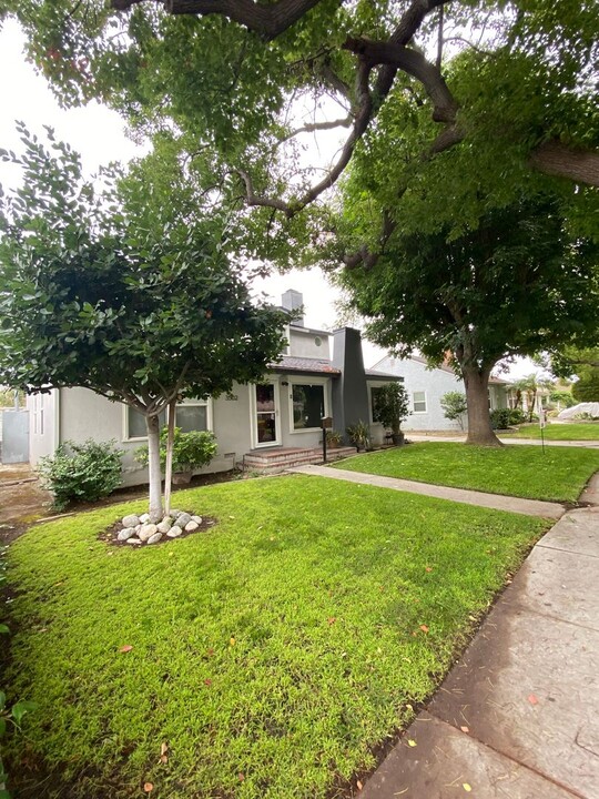 3502 Montair Ave in Long Beach, CA - Building Photo