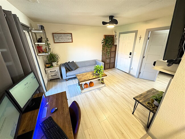 2241 S Buckley Rd, Unit 101 in Aurora, CO - Building Photo - Building Photo