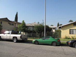 7109 Templeton St in Huntington Park, CA - Building Photo - Building Photo