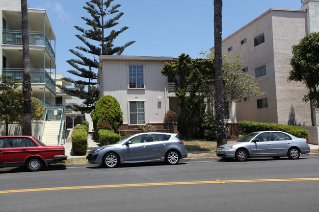 811 4th St in Santa Monica, CA - Building Photo - Building Photo