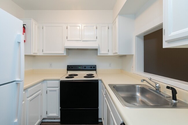 5516 Kaplan Dr in Raleigh, NC - Building Photo - Building Photo