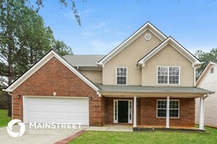 210 Makenna Dr in Hampton, GA - Building Photo