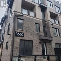 3562 Colonial Dr in Mississauga, ON - Building Photo