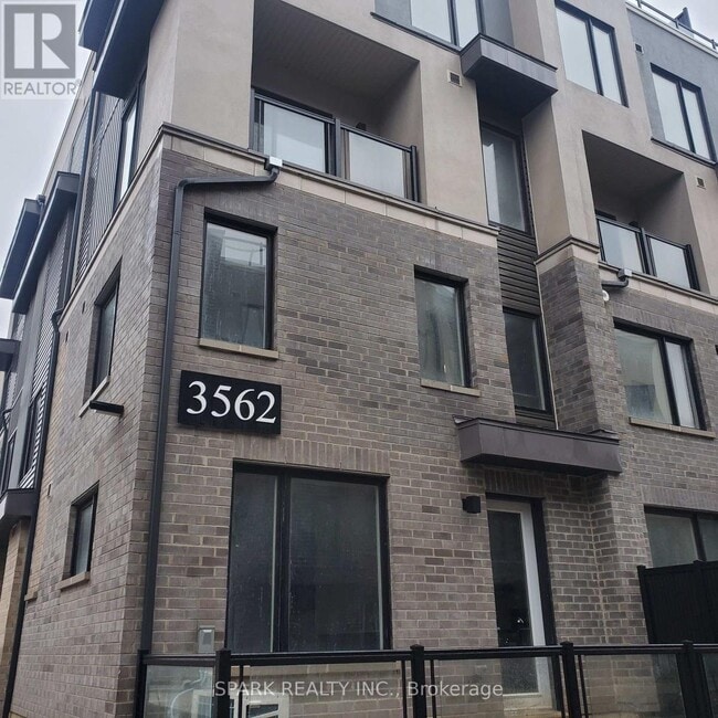 property at 3562 Colonial Dr