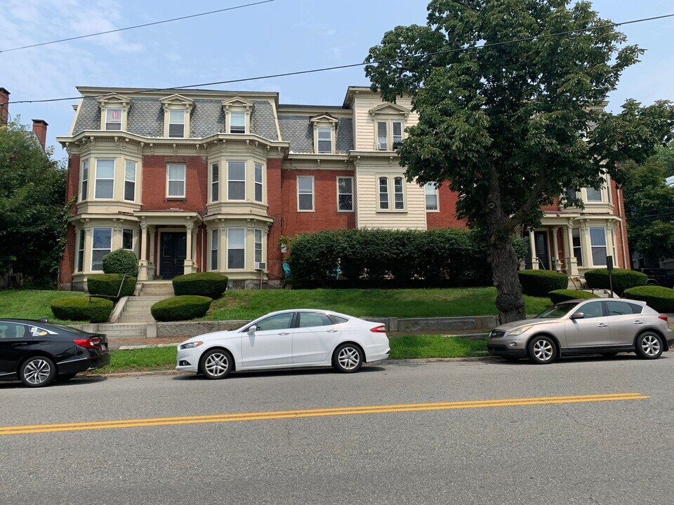 38 Summer St in Haverhill, MA - Building Photo