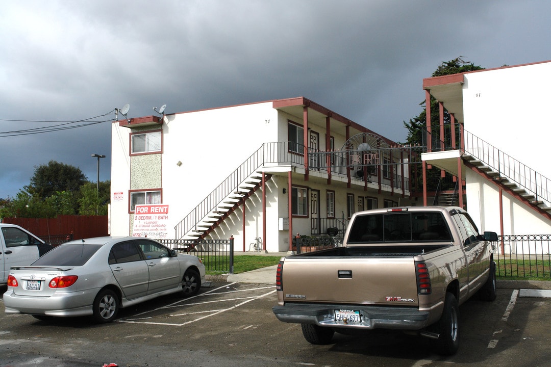 Oak Arms Apartments in South San Francisco, CA - Foto de edificio