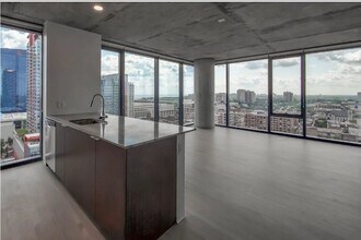 2107 S Wabash Ave in Chicago, IL - Foto de edificio - Building Photo