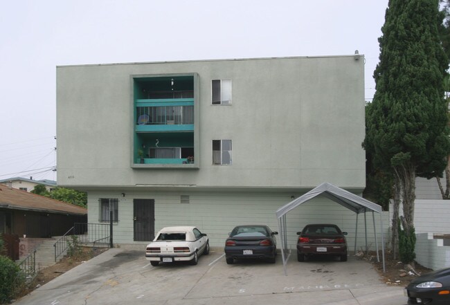 College Grove in San Diego, CA - Foto de edificio - Building Photo