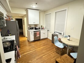 830 Huntington Ave, Unit 1 Apartamentos