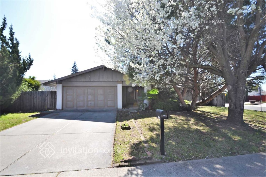 4360 Armadale Way in Sacramento, CA - Building Photo