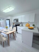 6801 W 36th Ave in Hialeah, FL - Building Photo - Building Photo