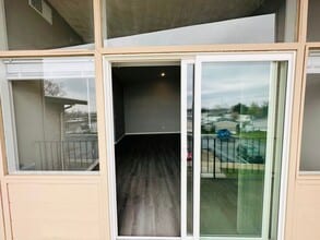 9042 S Eldorado Dr in Indianapolis, IN - Building Photo - Building Photo