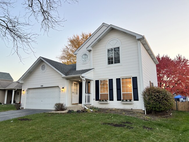 666 Mariner Dr in Elgin, IL - Building Photo - Building Photo