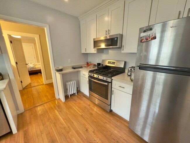 78 Hunnewell Ave in Boston, MA - Building Photo - Building Photo