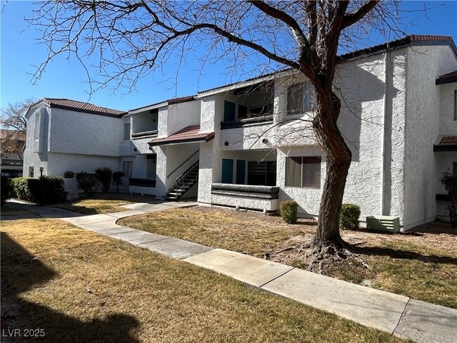 1455 E Katie Ave in Las Vegas, NV - Foto de edificio - Building Photo