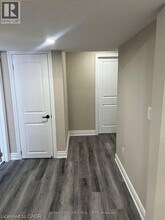 1 Banks Dr in Brampton, ON - Building Photo - Building Photo