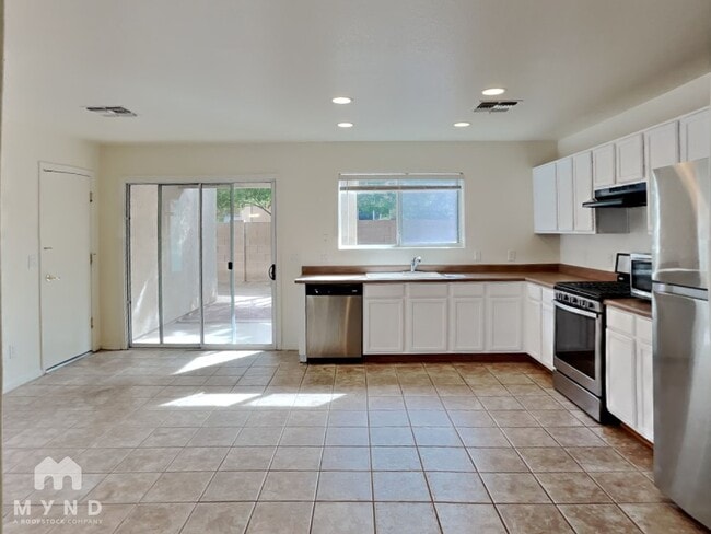 4230 E Deer Dancer Way in Tucson, AZ - Foto de edificio - Building Photo