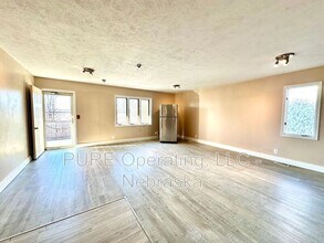 1024 N 74th Ave in Omaha, NE - Building Photo - Building Photo