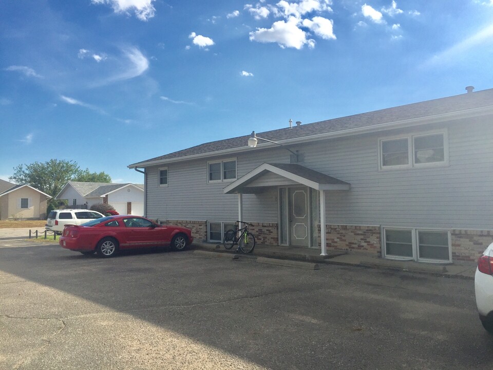 513 W 36th St, Unit 513 W. 36th Apt A in Hays, KS - Building Photo