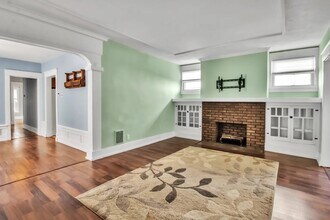 82 Rutland St, Unit Lower in Buffalo, NY - Foto de edificio - Building Photo