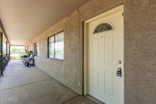 3415 E Earll Dr in Phoenix, AZ - Building Photo