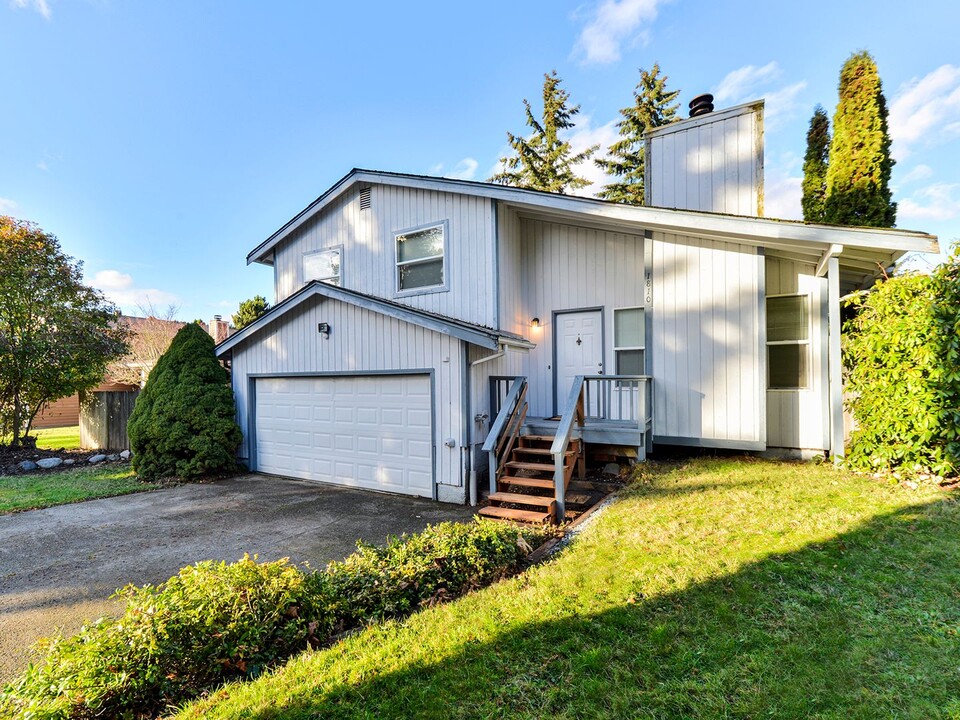 1810 SW 355th Pl in Federal Way, WA - Building Photo