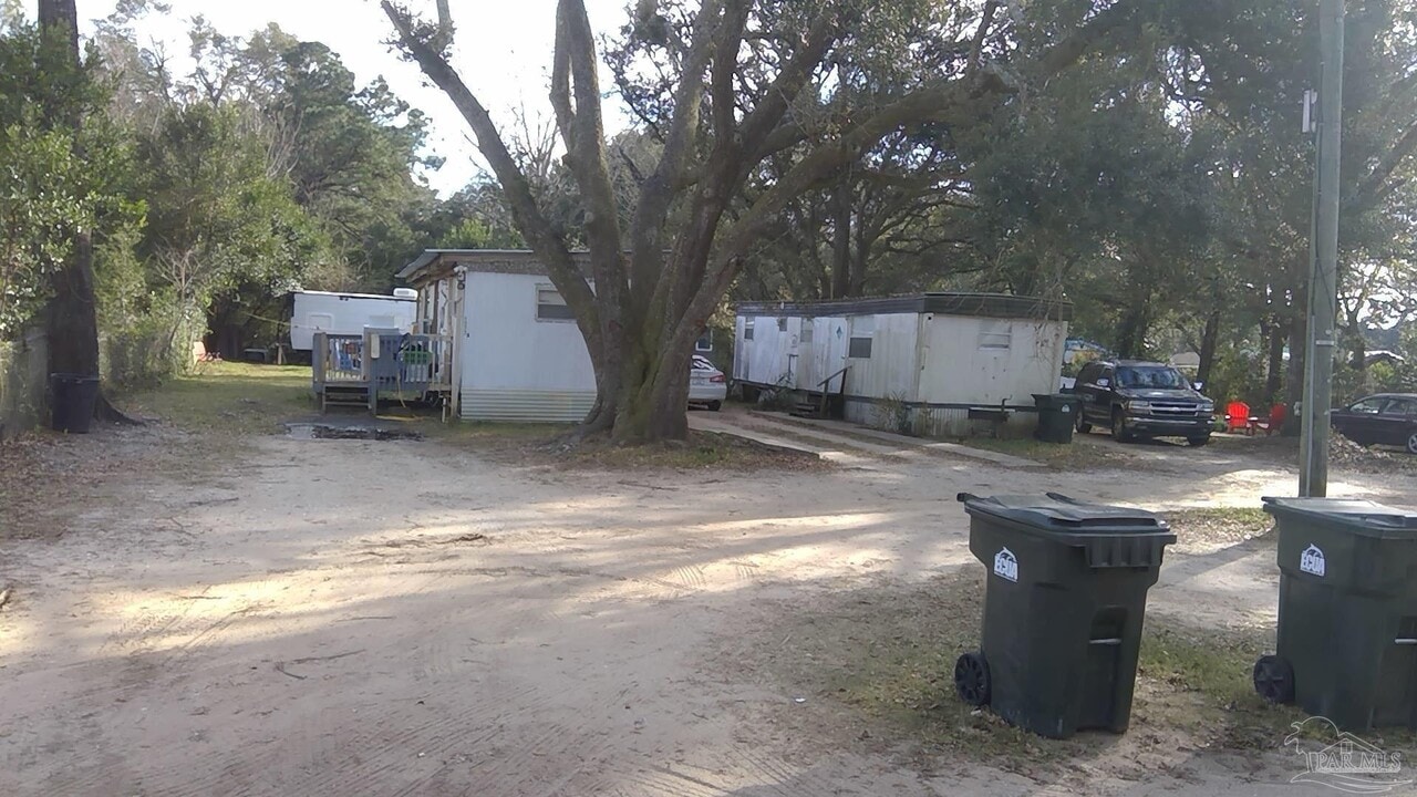 7305 Hayward Ave in Pensacola, FL - Building Photo