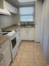 180 NE 12th Ave in Hallandale Beach, FL - Building Photo - Building Photo