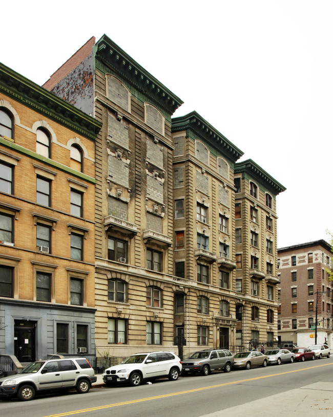 272 Manhattan Ave in New York, NY - Building Photo - Building Photo