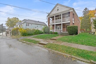 54 Meadowlawn Ave in Troy, NY - Building Photo - Building Photo