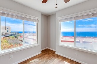 3200 La Rotonda Dr, Unit 505 in Rancho Palos Verdes, CA - Building Photo - Building Photo