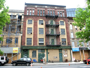 95-97 Montgomery St in Jersey City, NJ - Foto de edificio - Building Photo