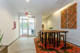 1914 Main Apartments in Kansas City, MO - Foto de edificio - Interior Photo