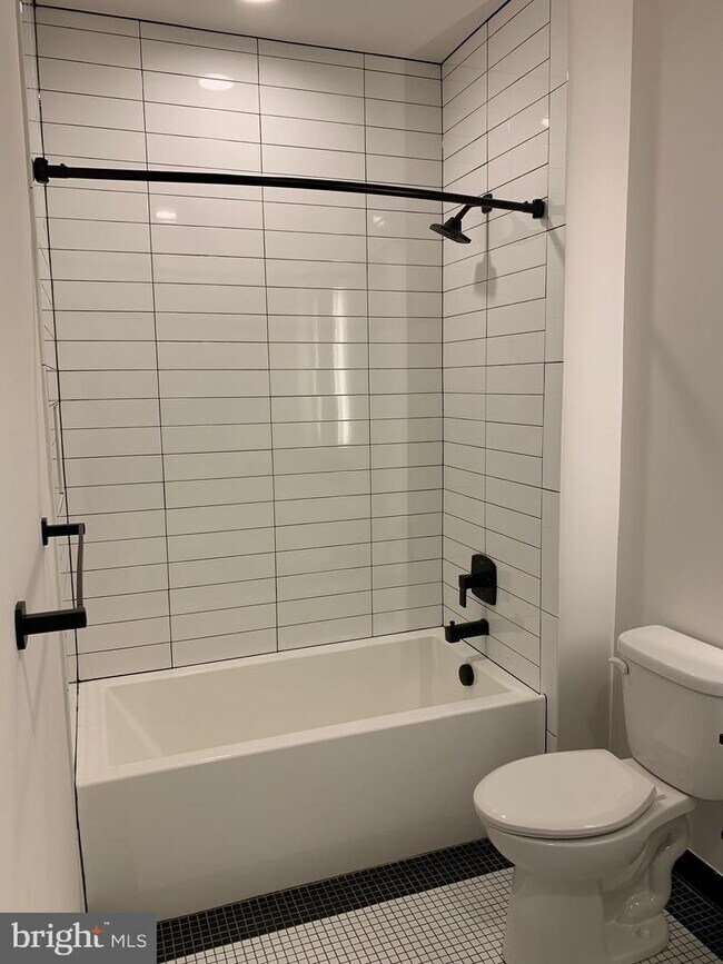 1339 E St SE in Washington, DC - Foto de edificio - Building Photo