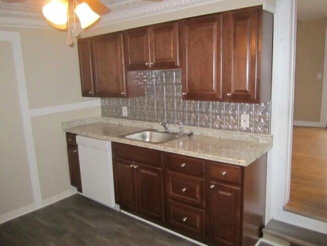 166 Benton St in Rochester, NY - Building Photo - Building Photo