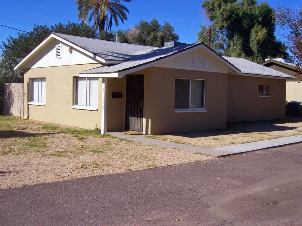 2138 E Turney Ave in Phoenix, AZ - Building Photo