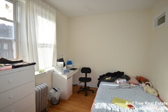 56 Egmont St in Brookline, MA - Foto de edificio - Building Photo