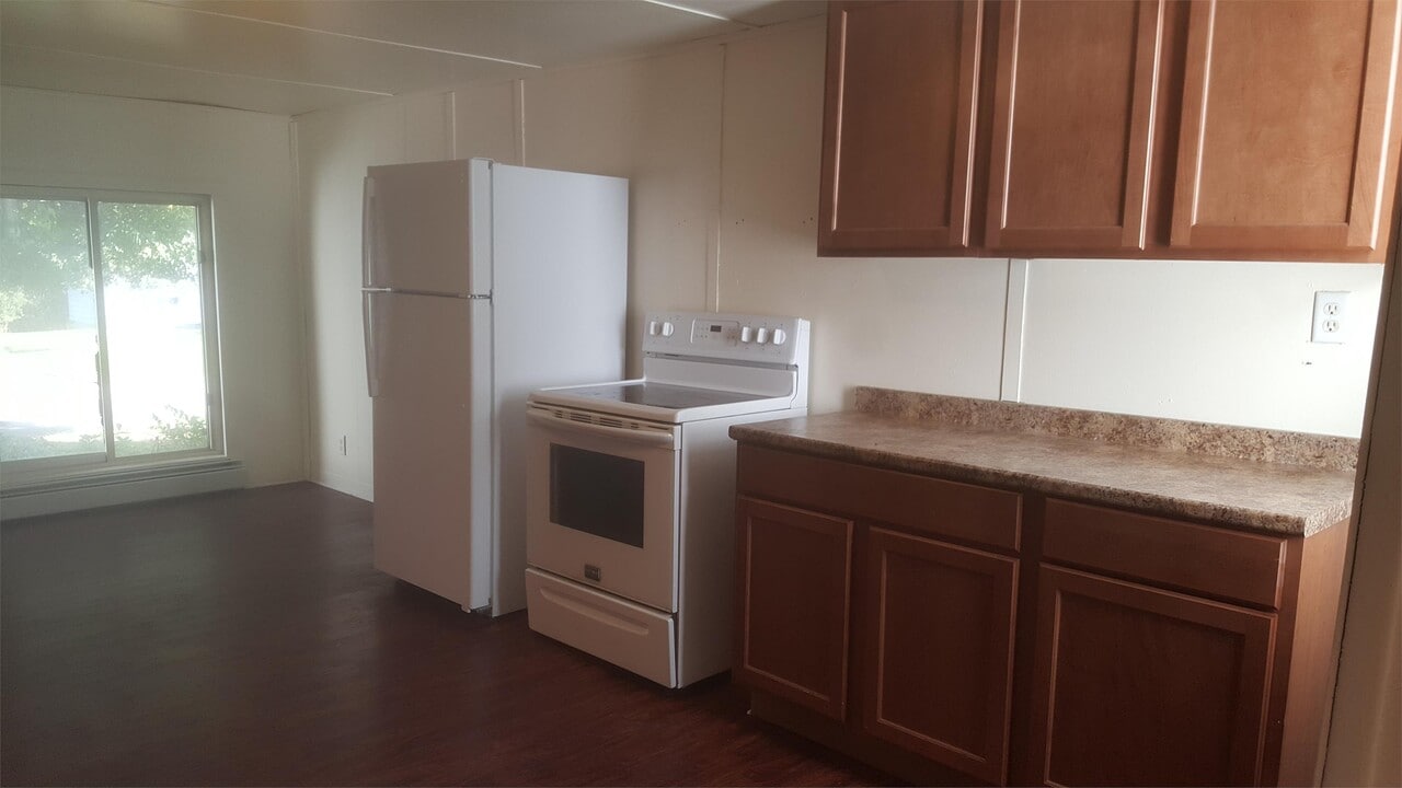 6 Vienna St in Palmyra, NY - Building Photo