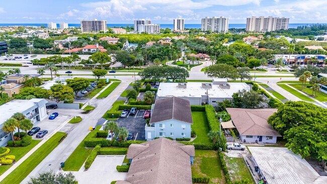 560 NE 46th St in Boca Raton, FL - Building Photo - Building Photo