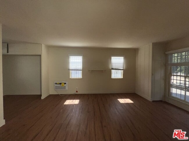 1/2 S Mansfield Ave in Los Angeles, CA - Building Photo - Building Photo