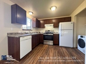 1813 54th St Ct E in Sumner, WA - Building Photo - Building Photo