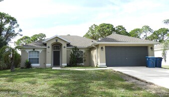 490 Wildwood Ave SW in Palm Bay, FL - Building Photo